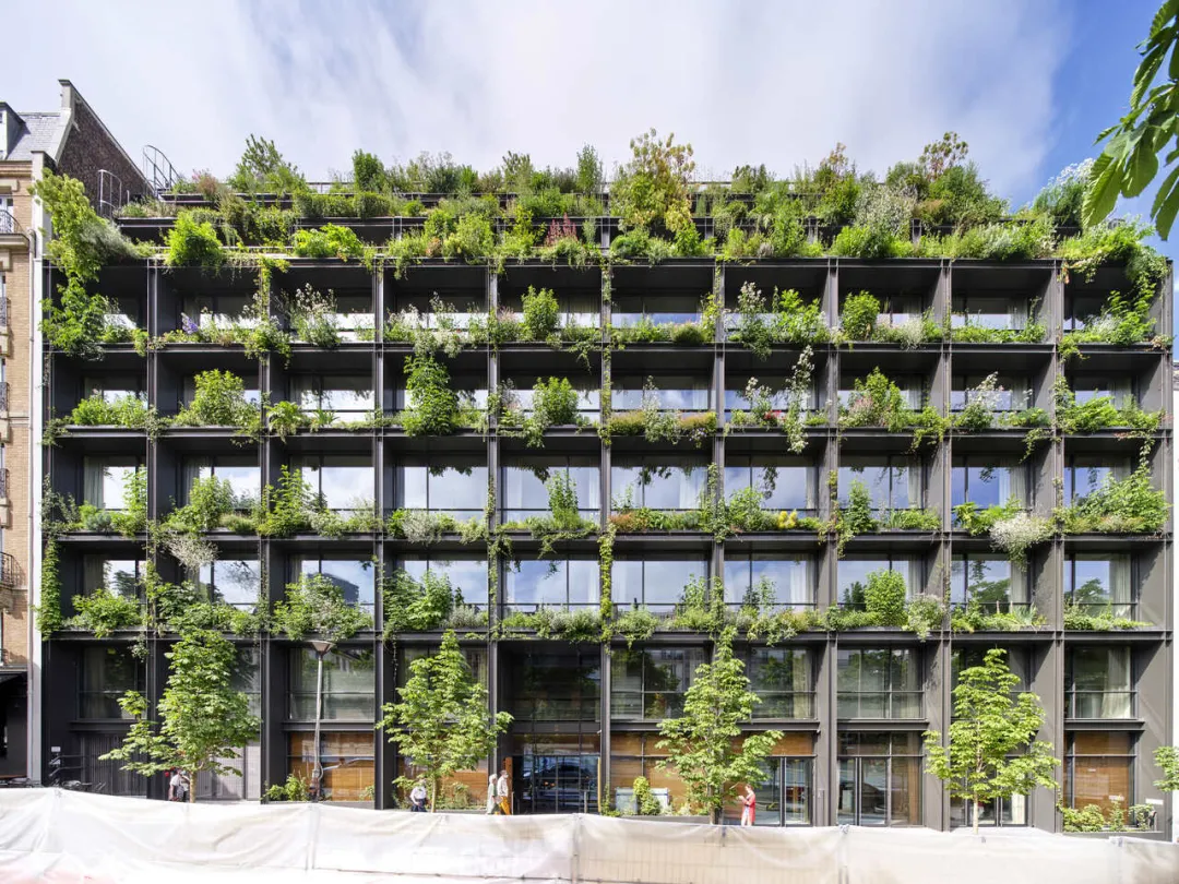 被誉为“自然主义宣言”的巴黎M大楼，阳台种上草药