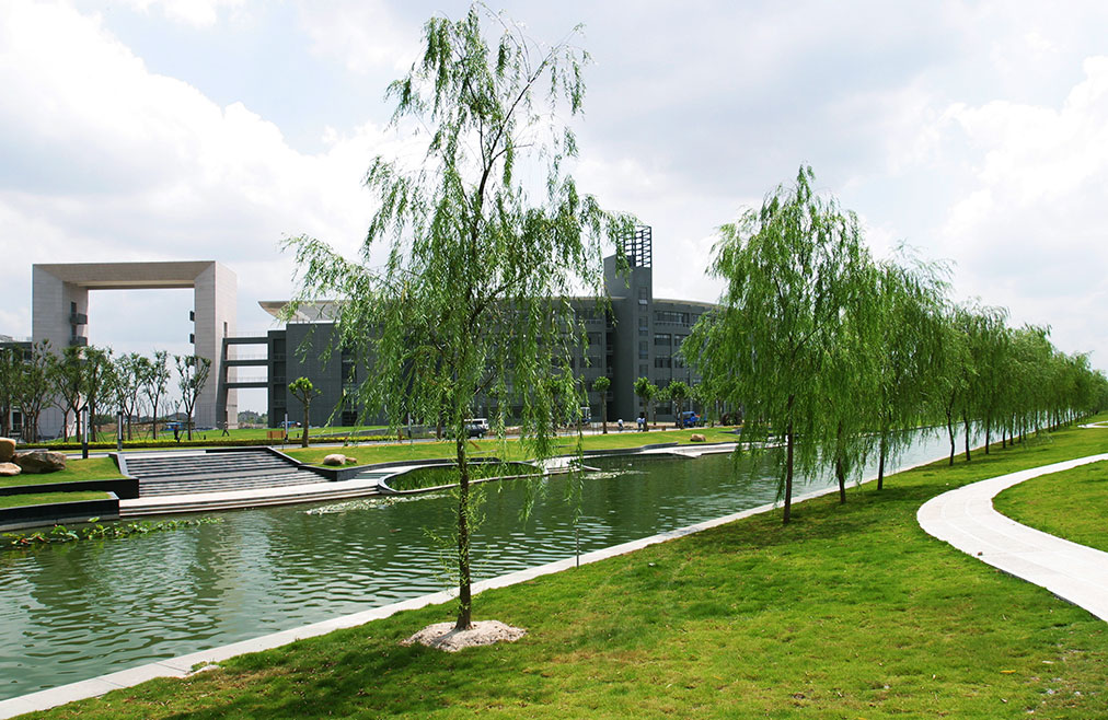  同济大学土木工程学院