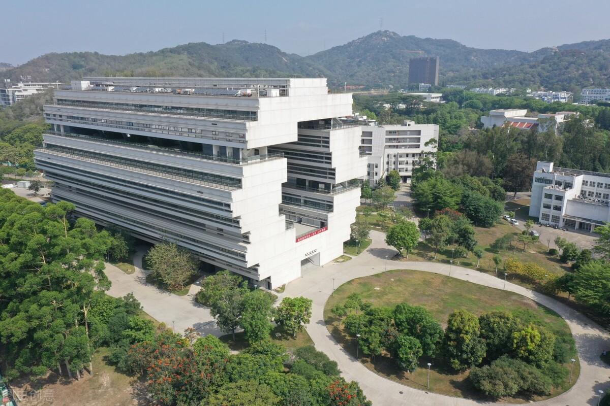 汕头大学地标“新医学院”建筑评述 / 朱翌友，艾侠，高枫