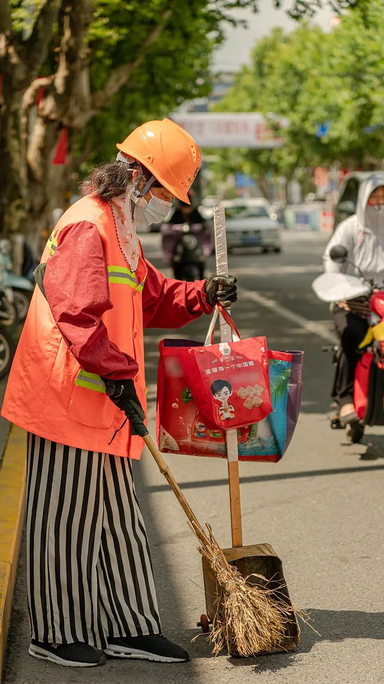 启东“城市美容师”变装记！原来，他们这么美......