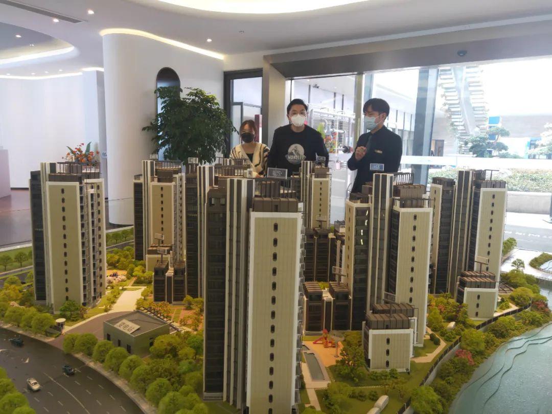 家具多为“缩小版”！楼盘样板间的秘密