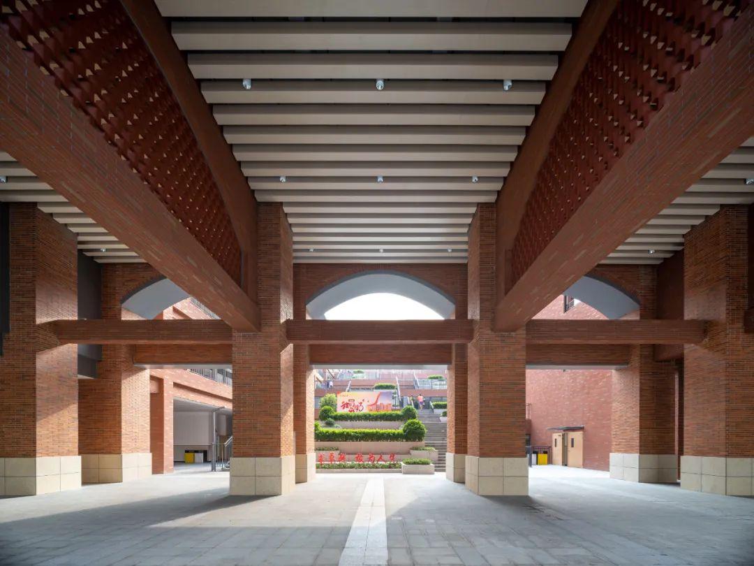 深圳中学初中部：复合叠加式共享校园 / HUAYI华艺设计