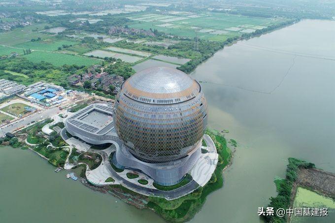 世界最大球体建筑太阳酒店竣工验收
