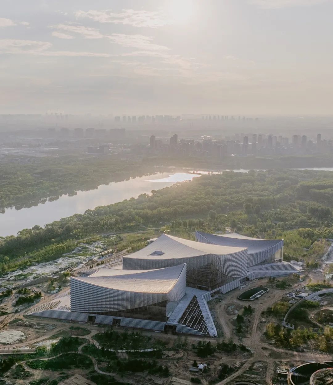 北京城市副中心剧院北京艺术中心预计年底开放！/ SHL建筑事务所