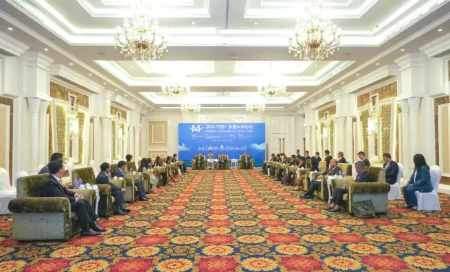 倪虹会见出席2025中国—东盟市长论坛的外方市长代表