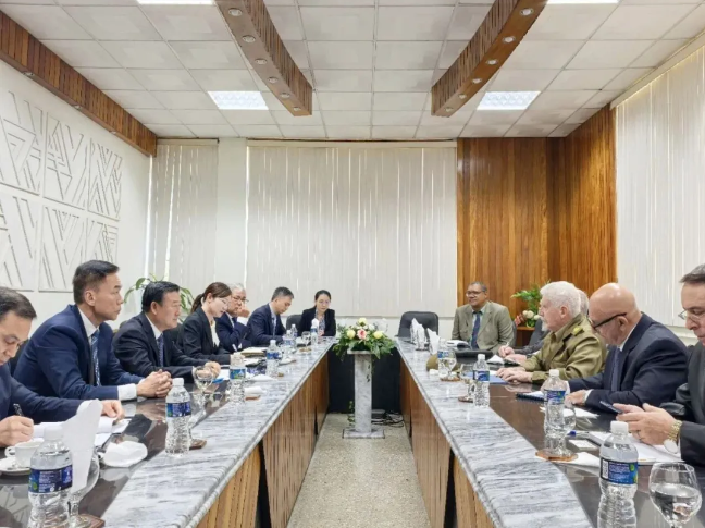 住房城乡建设部部长倪虹率团访问古巴