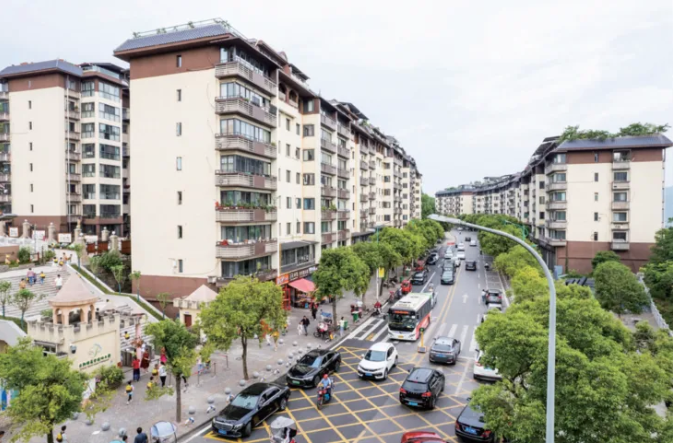 重庆云阳县：“加减法”让流动摊贩在烟火气里安“新家”