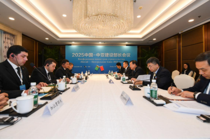 倪虹会见土库曼斯坦建设与建筑部部长格尔季耶夫