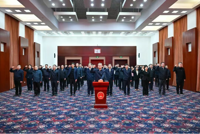 住房城乡建设部举行宪法宣誓仪式