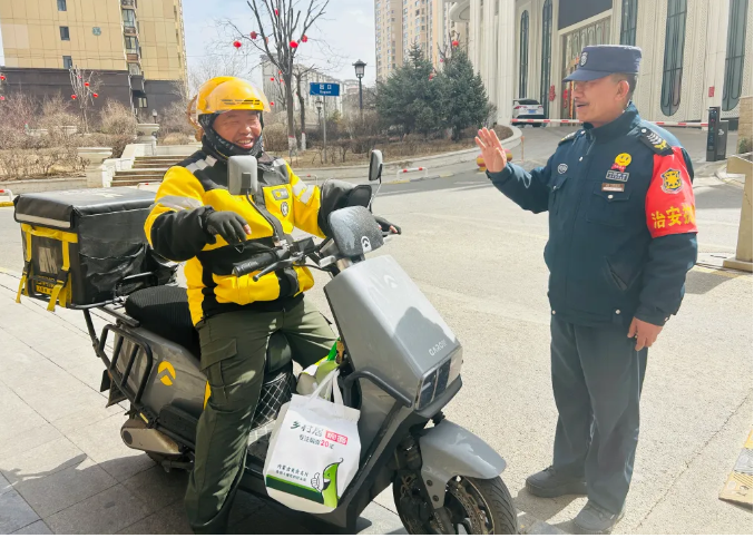包头：党建引领物业服务护航“骑手友好社区”