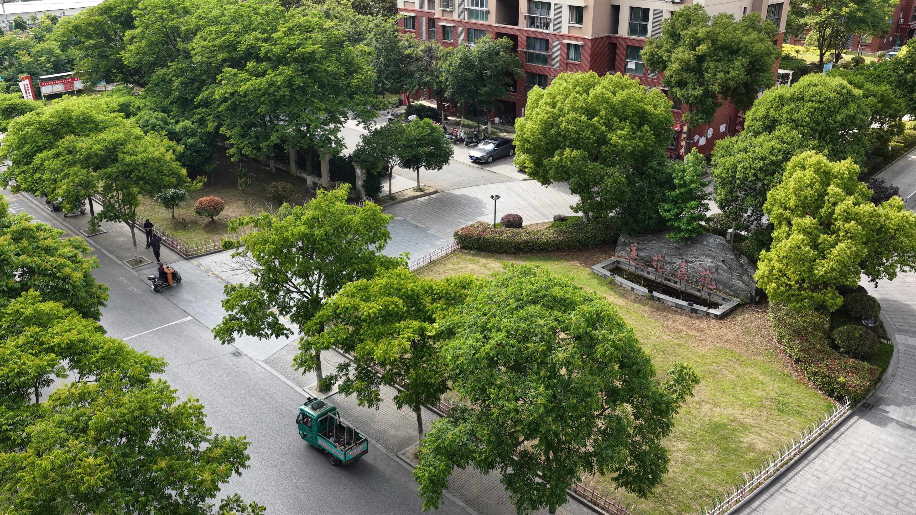 精耕“菜篮子” 细作“民生卷” ——宝应县城管局以“绣花功夫”赋能农贸市场周边环境提质增效